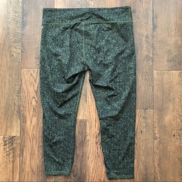 FABLETICS active leggings, size XL - Picture 3 of 6